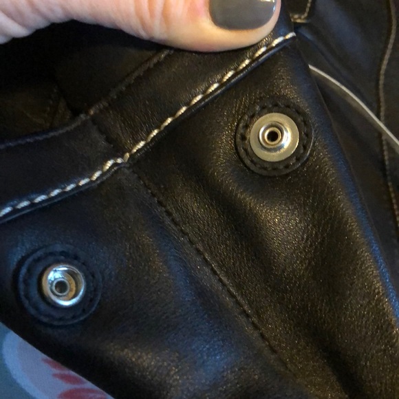 Coach classic black buckle handbag - Picture 8 of 8